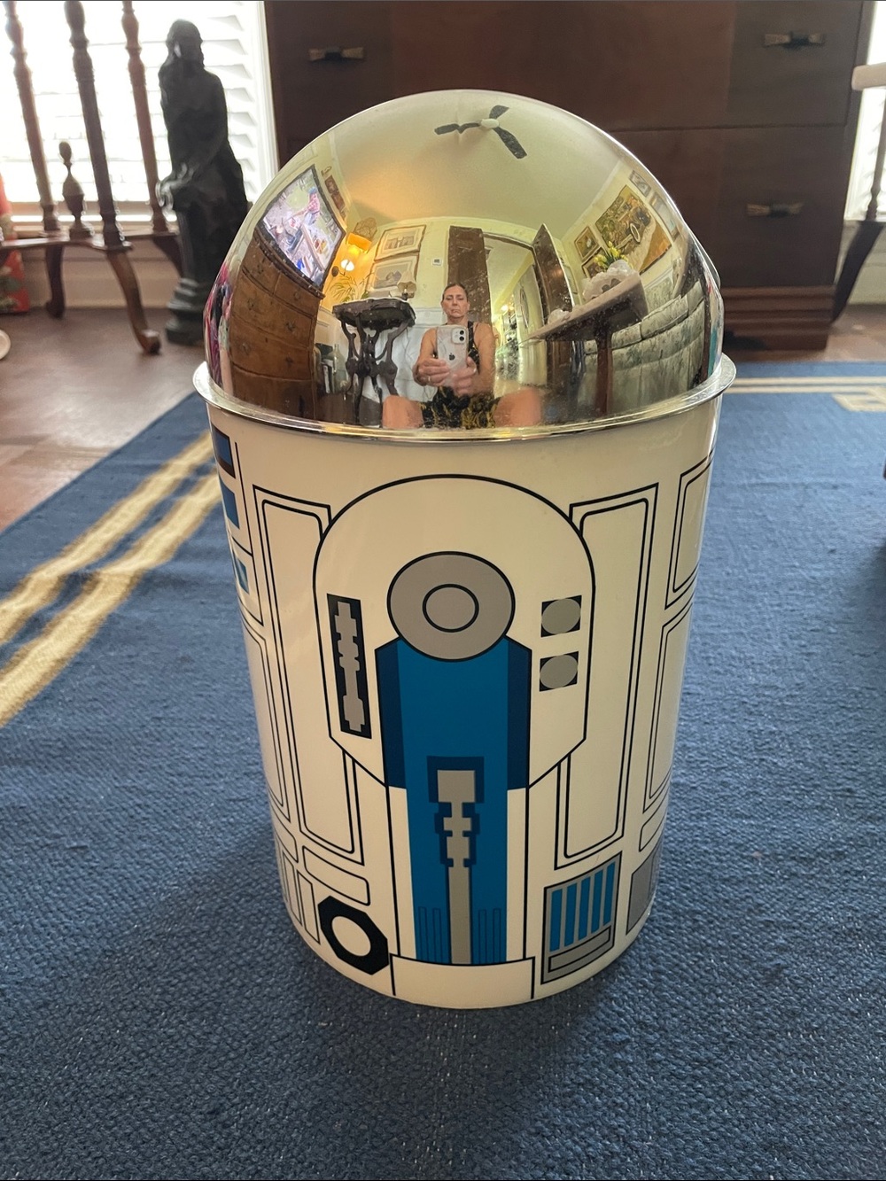 R2-D2 Themed trash can-with Chrome colored Dome Lid